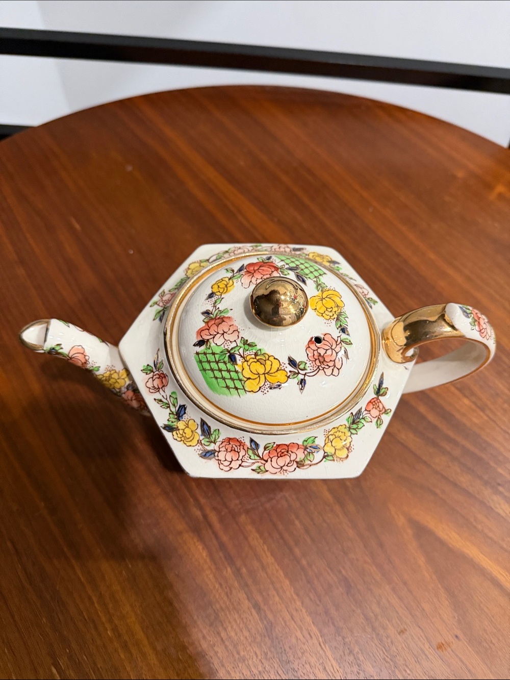 Vintage Sadler England Hexagonal "Rose Garden" Teapost - Picture 2 of 8